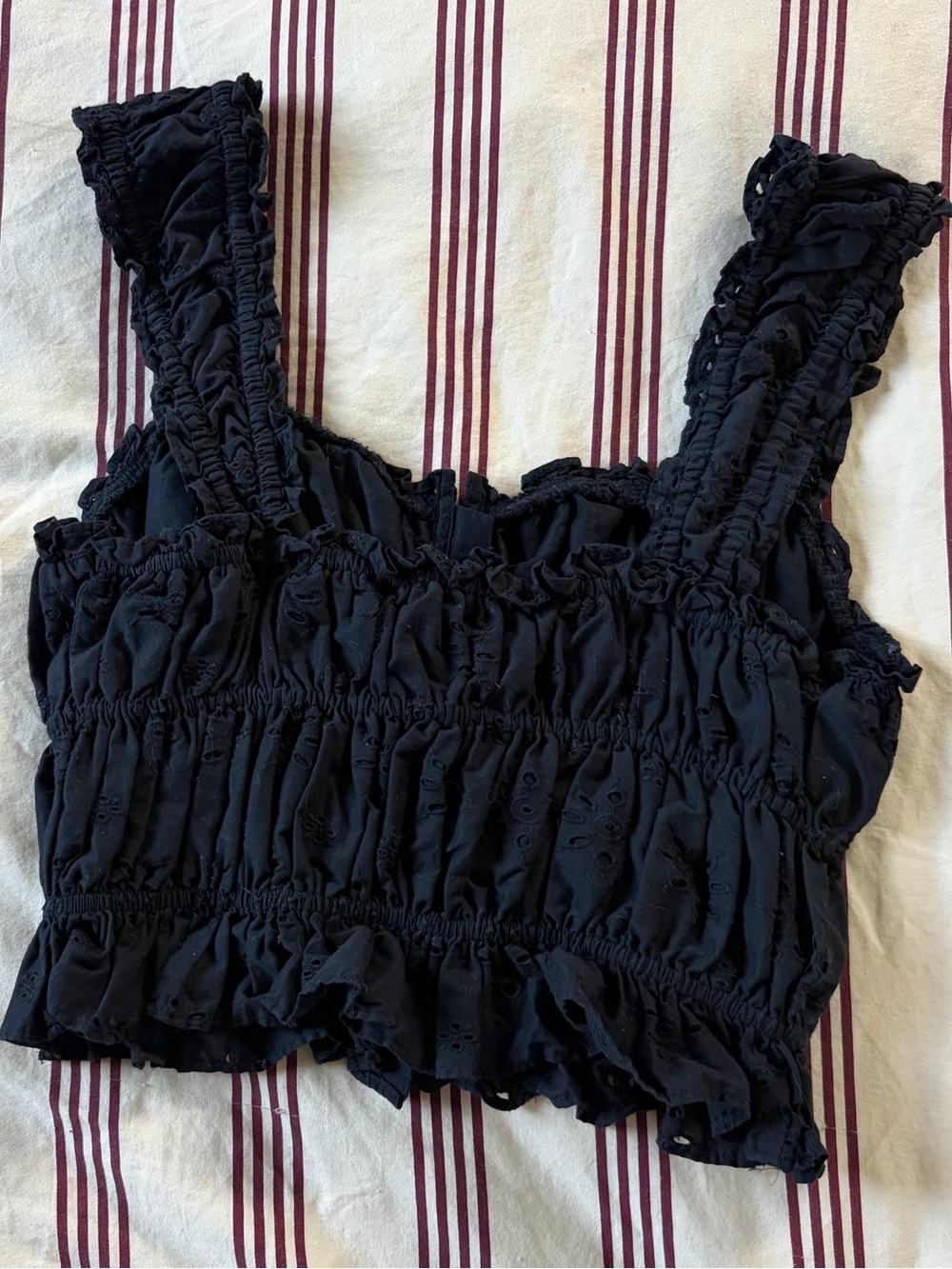 Levi’s Eyelet Ruffled Cropped Tank Top - Picture 2 of 3